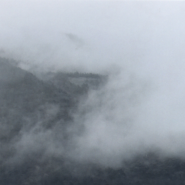 Image de la série vent des draps chasseur de nuages de Thérèse Pitte Photogrape Plasticienne