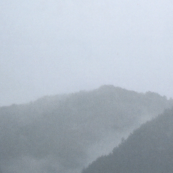 Image de la série vent des draps chasseur de nuages de Thérèse Pitte Photogrape Plasticienne