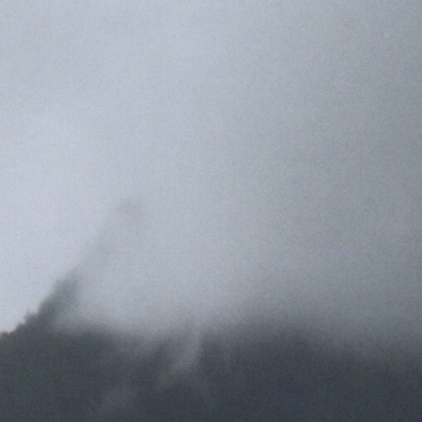 Image de la série vent des draps chasseur de nuages de Thérèse Pitte Photogrape Plasticienne